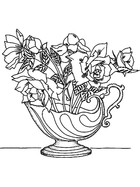 Розы в изящной вазе