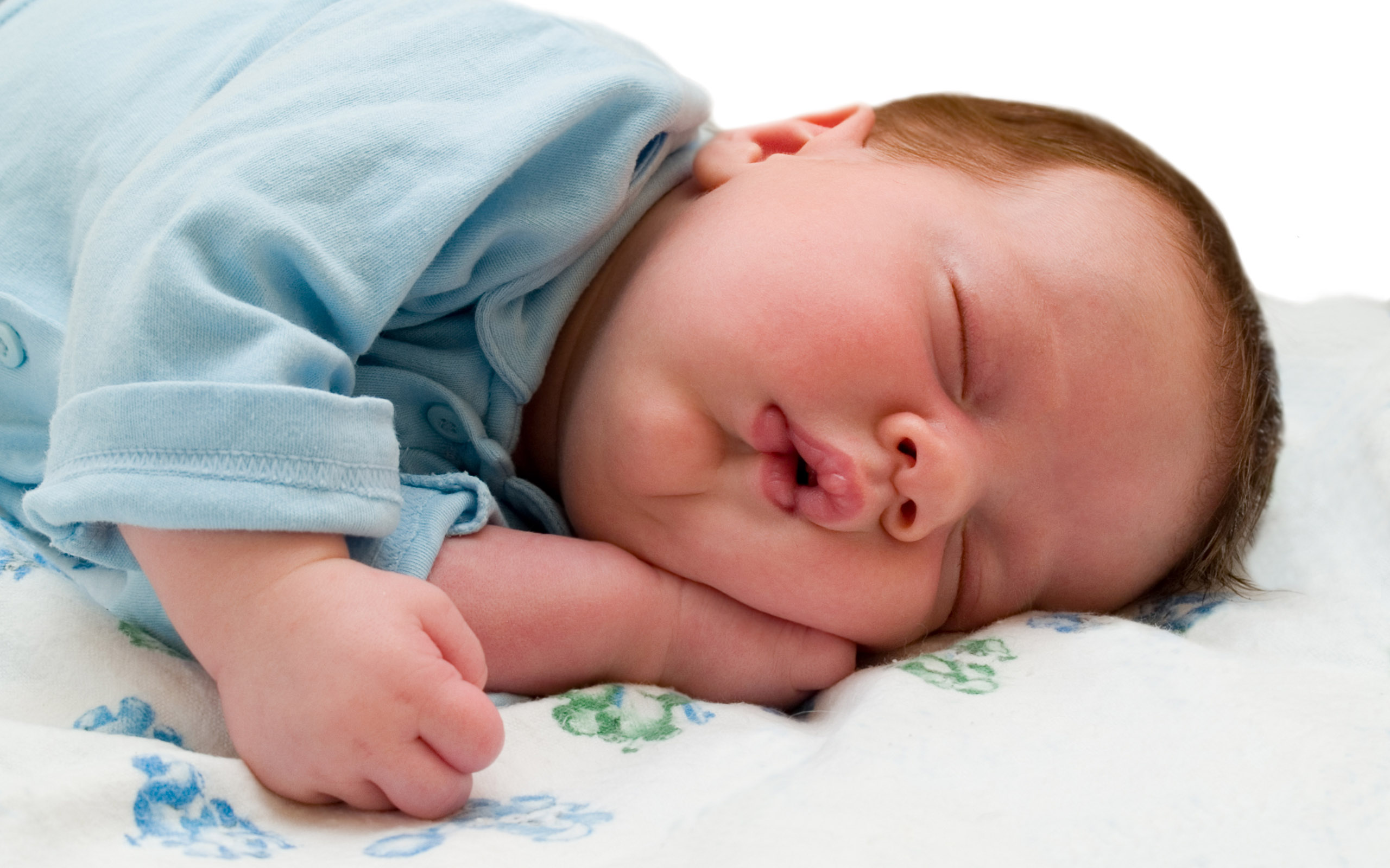 Почему новорожденный хрипит. Спящий младенец. Сонный малыш. Грудной ребенок.
